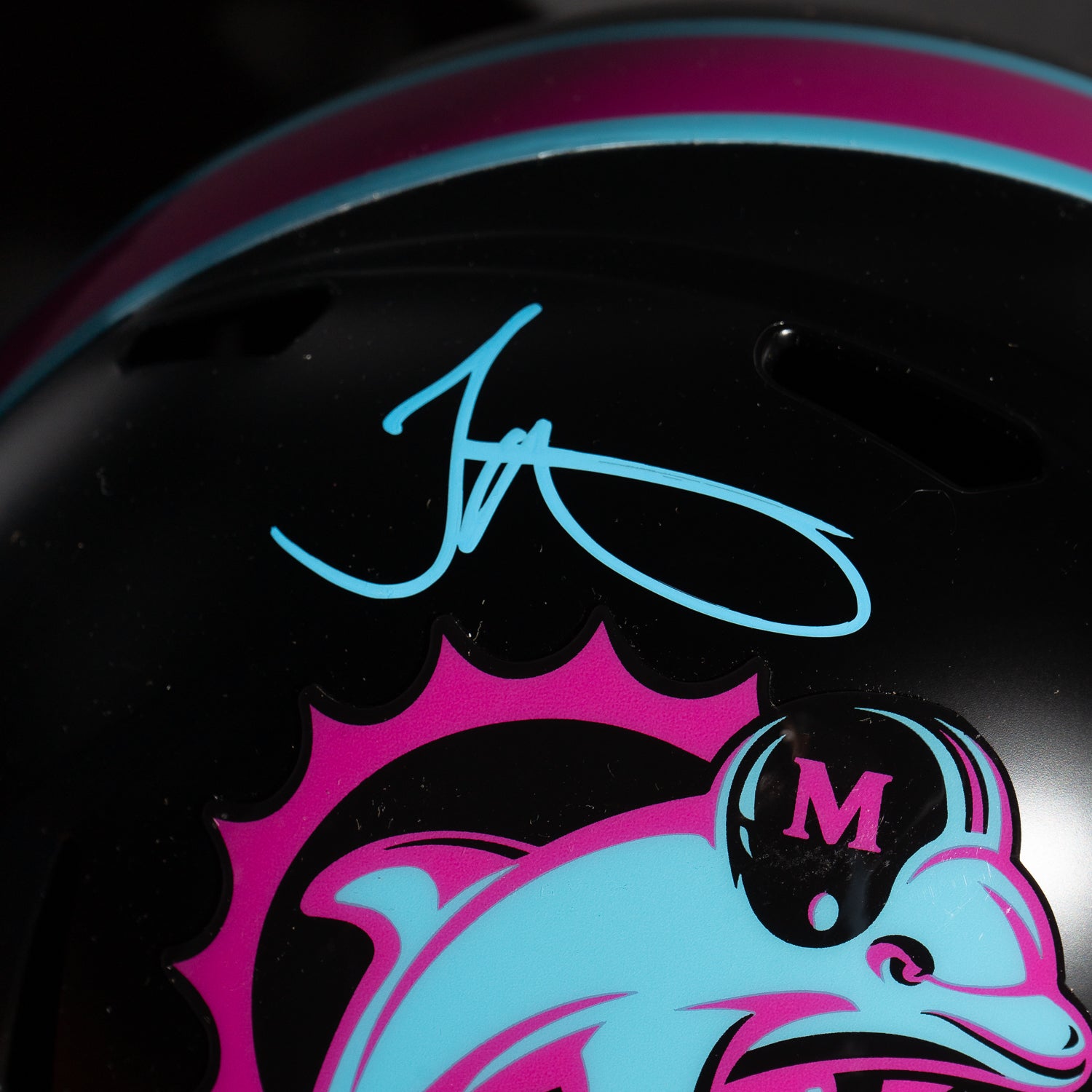 Casco Speed Réplica Firmado Tyreek Hill- Miami Dolphins (negro)